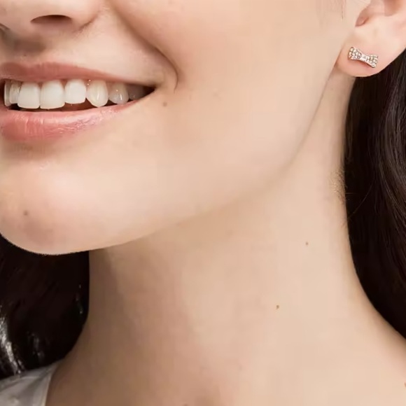 Kate Spade Ready Set Bow Pave Bow Studs Gold New in Dustbag - Picture 4 of 4